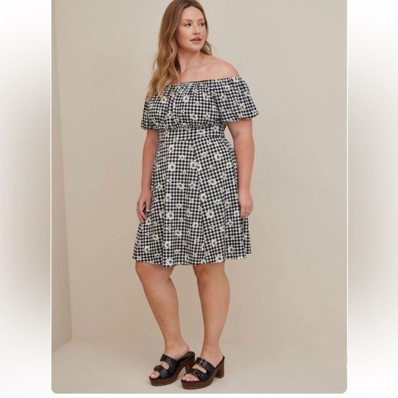 torrid Dresses & Skirts - NWT-Torrid Mini Textured Knit Puff Sleeve Skater Dress